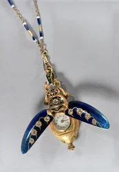 Hangerhorloge in de vorm van een scarabee met jagerkast, Chaux-de-Fonds, jaren 1890