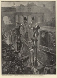 Koets van Koningin Alexandra rijdt Hyde Park binnen