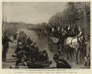 De inspectie door Hare Majesteit de Koningin van het Ambulancekorps van Kolonel Seely in Windsor Park