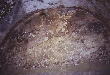 Fresco met een engel boven twee figuren liggend op de grond, uit de Apodyterium, vroege 8e eeuw
