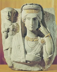 Funerair reliëf met een vrouwelijke figuur, uit Palmyra, Syrië