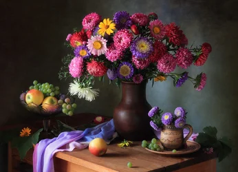 Levendig stilleven met asters