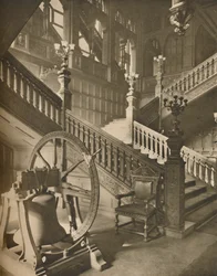 Prachtige Trap van Grocers Hall en de Grote Vlaamse Bel genaamd Martin, ca. 1935