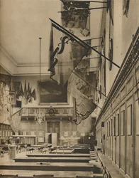Waar de Pensioengerechtigden Dineren Onder Glorieus Versleten Kleuren, ca. 1935