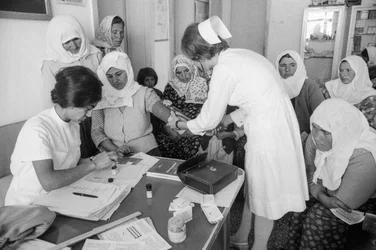 Turkse vrouwen die een kliniek bezoeken worden geëvalueerd door gezondheidswerkers