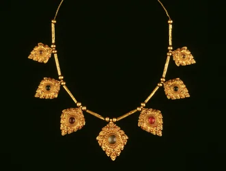 Ketting, 17e-18e eeuw (goud en edelstenen)