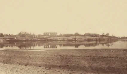 [Overzicht van Luxor vanaf de overkant].