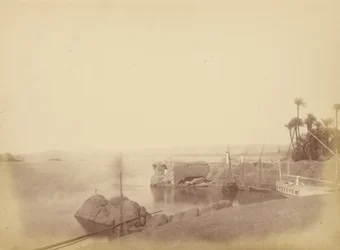 Zicht op de antieke haven van Elephanta