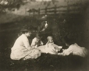 [Frances, Artie en Tom Crowell en Susan Macdowell in Avondale, PA.]