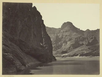 Black Cañon, Colorado-rivier, onderaanzicht nabij kamp 7. Verkenningen in Nevada en Arizona, Expeditie van 1871. Luitenant Geo. M. Wheeler, Com
