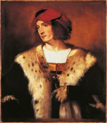 Portret van jonge man gekleed in bont