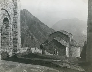 Abdij van San Pietro al Monte, Civate, Lombardije, Italië, foto door Ugo Monneret de Villard, circa 1910