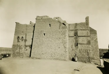 Klooster van St Simeon, Aswan, Egypte, foto door Ugo Monneret de Villard
