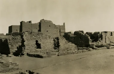 Klooster van St Simeon, Aswan, Egypte, foto door Ugo Monneret de Villard
