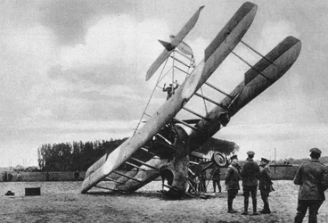 Een Britse Vickers Vimy dubbeldekker, neergestort ten zuidwesten van Lille, Frankrijk, Eerste Wereldoorlog, 1917