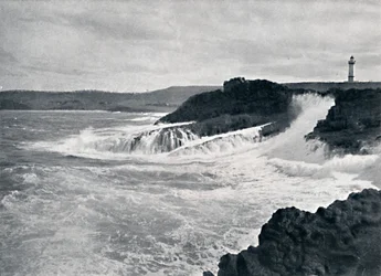 Een Charmant Uitzicht op het Pittoreske Kustlandschap van N.S.W., ca. 1900