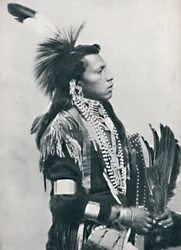 Een Noord-Amerikaanse Indiaanse hoofdman profiel, 1912