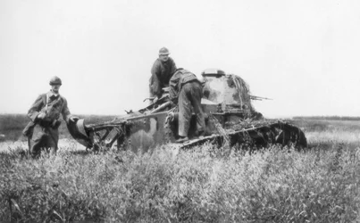 Een kapotte Franse lichte tank, Villers-Cotterets, Aisne, Frankrijk
