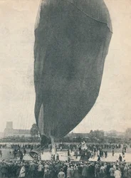 Een enorme ballon was nodig voor de beklimming van Professor Piccard