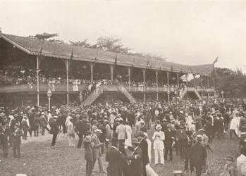 Een deel van de Derby Club Racecourse Enclosure, 1914