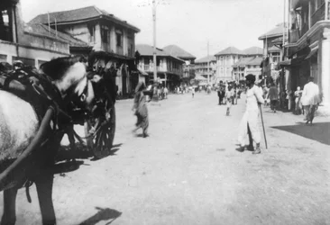 Een straat in Mumbai, India, c1918