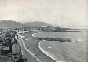 Aberystwith - Uitzicht op de baai, met het kasteel en het universiteitscollege, 1895