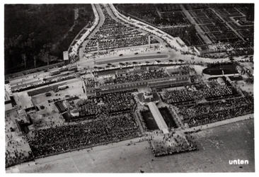 Luchtfoto van luchthaven Berlijn Tempelhof, Duitsland, vanuit een Zeppelin, ca. 1931, 1933