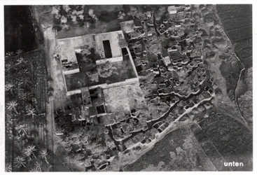 Luchtfoto van een dorp, Egypte, 1931-1933