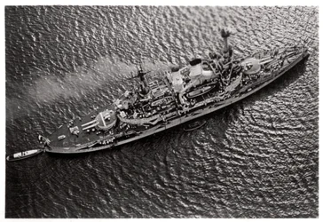 Luchtfoto van het Duitse slagschip SMS Schlesien, vanuit een Zeppelin, c1931-1933