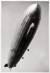 Luchtschip LZ127 Graf Zeppelin, gezien van onderen, 1933