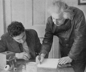 Albert Einstein, Duits-Zwitsers-Amerikaanse wiskundige en natuurkundige, met een student