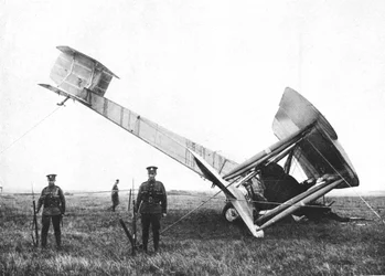 Het vliegtuig van Alcock en Brown na de voltooiing van de eerste non-stop trans-Atlantische vlucht, 1919