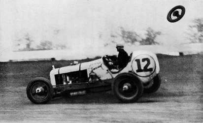 Amerikaanse Speedway Racing - Jack Ericson, draaiend op drie wielen, 1937
