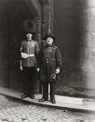 Oud en Modern bij de Tower of London, 20e eeuw