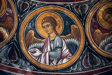 Engelmedaillon rond Christus en het Laatste Oordeel (detail) van de Byzantijnse fresco uit het Narthex gewelf van de kerk van Asinou. Laatste oordeelscène 14e eeuw (1332) UNESCO, werelderfgoed Troodos regio, Cyprus