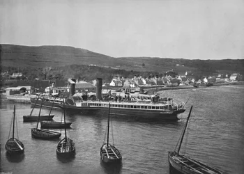 Ardrishaig - De stoomboot Columba aan de kade van Ardrishaig, 1895