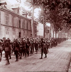 Gewapende troepen, Chateau Thierry, Frankrijk, c1914-c1918