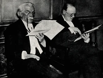 Bij een openbaar diner in de Connaught Rooms, 20 november 1934, 1945