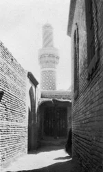 Achterstraat en oude moskee, Bagdad, Irak, 1917-1919