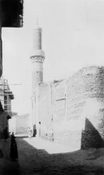 Achterstraat en oude moskee, Bagdad, Irak, 1917-1919