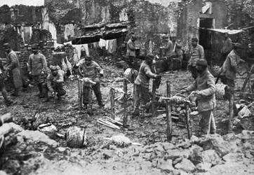 Prikkeldraadspoelen, de verdediging van Verdun, Frankrijk, Eerste Wereldoorlog, 1916, ca. 1920