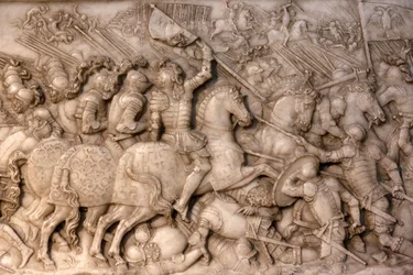 Basiliek van St. Denis, Graf van Frans I koning van Frankrijk en Claude van Frankrijk, Reliëf van de stichting, Afbeelding van de slag bij Cerisoles, hier de Franse cavalerie tegenover de keizerlijke troepen, Saint-Denis, Frankrijk