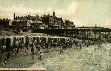 Strand met pier en Metropole, Brighton