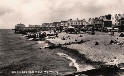 Strand, kijkend naar het westen, Worthing, Sussex, 1935