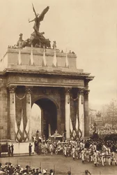 Onder de Quadriga, 12 mei 1937
