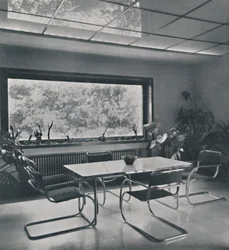 Ontbijtkamer in een huis in Boekarest door Rudolf Frankel