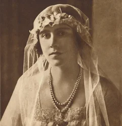 Bruidsmeisje op de bruiloft van Prinses Mary en Burggraaf Lascelles, 1922, 1937