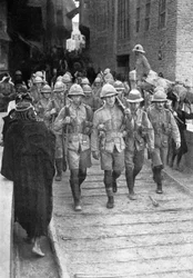 Britse troepen op weg naar Bagdad, Eerste Wereldoorlog, 1917, c1920