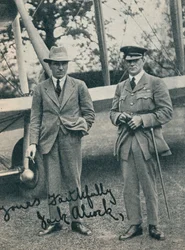 Kapitein John Alcock en luitenant Arthur Whitten Brown, Britse vliegers, ca. 1919, ca. 1937