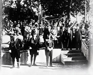 Ceremonie met hoogwaardigheidsbekleders en ambtenaren, ca. 1914-ca. 1918
